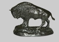 Lovergreen Bronzestatue Motiv drohender Bison